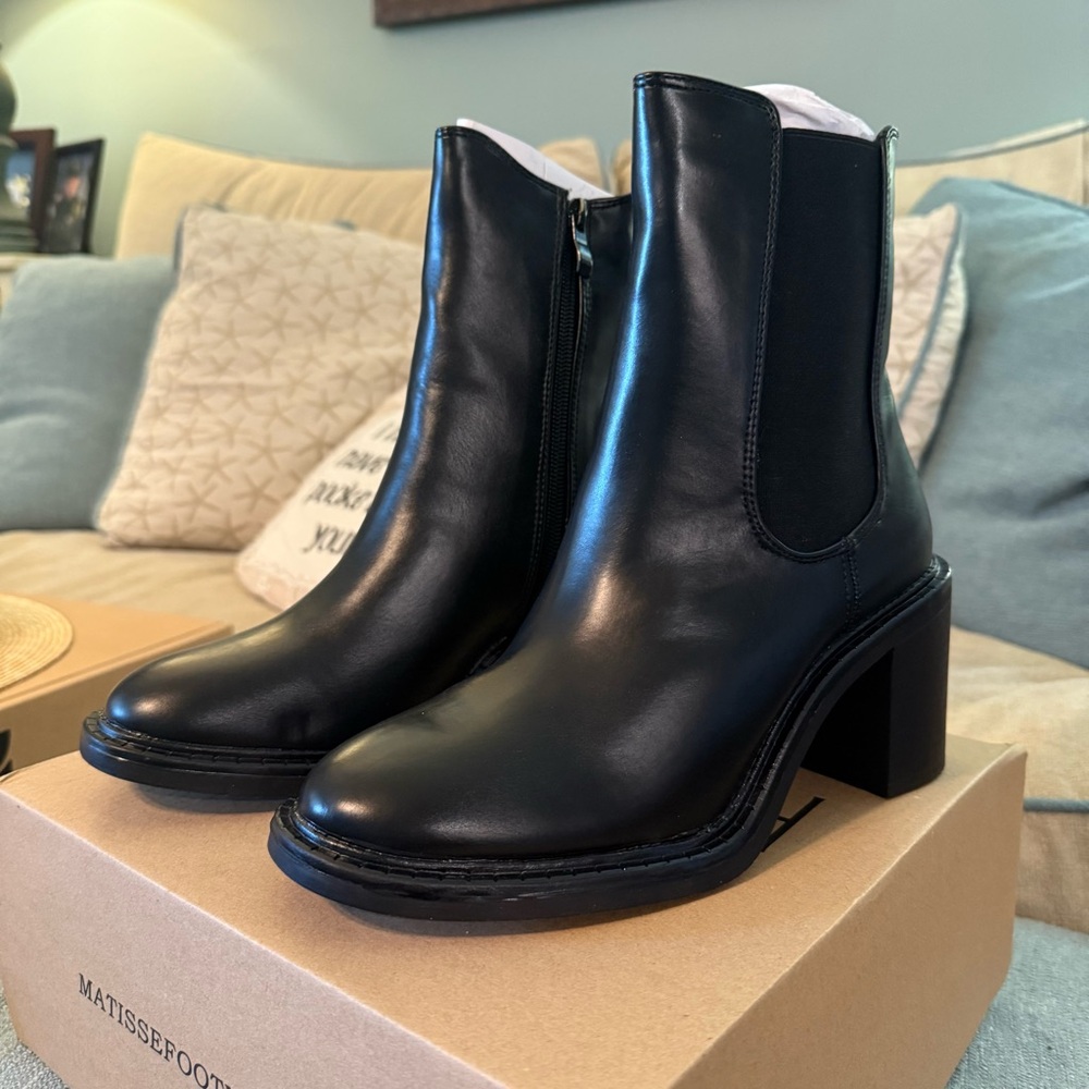 BEACH by Matisse Womens Emma Round Toe Block Chelsea Boots l